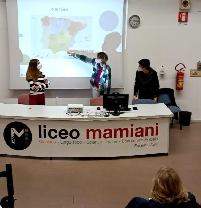 VISITA AL LICEO LINGUISTICO E ECONOMICO SOCIALE MAMIANI EN PESARO, ITALIA