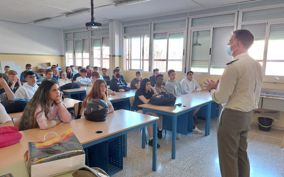 CHARLA DE ORIENTACIÓN PROFESIONAL SOBRE LAS FUERZAS ARMADAS