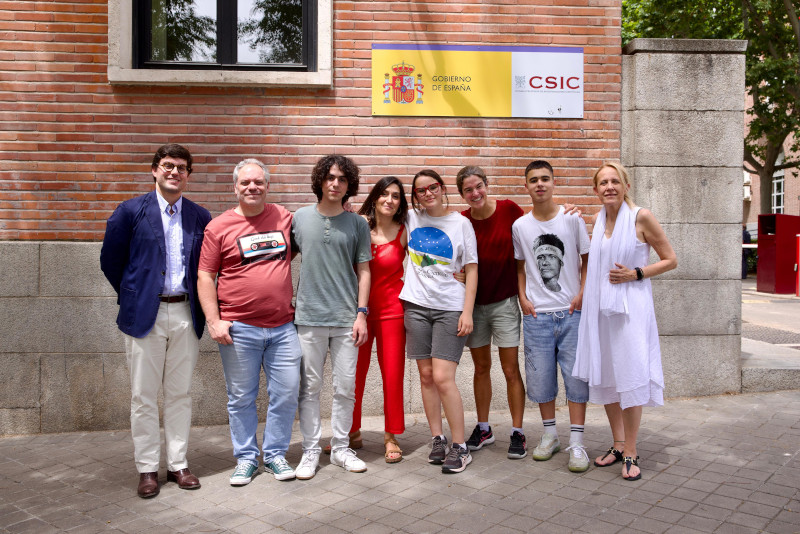 Big Van Ciencia + Bayer